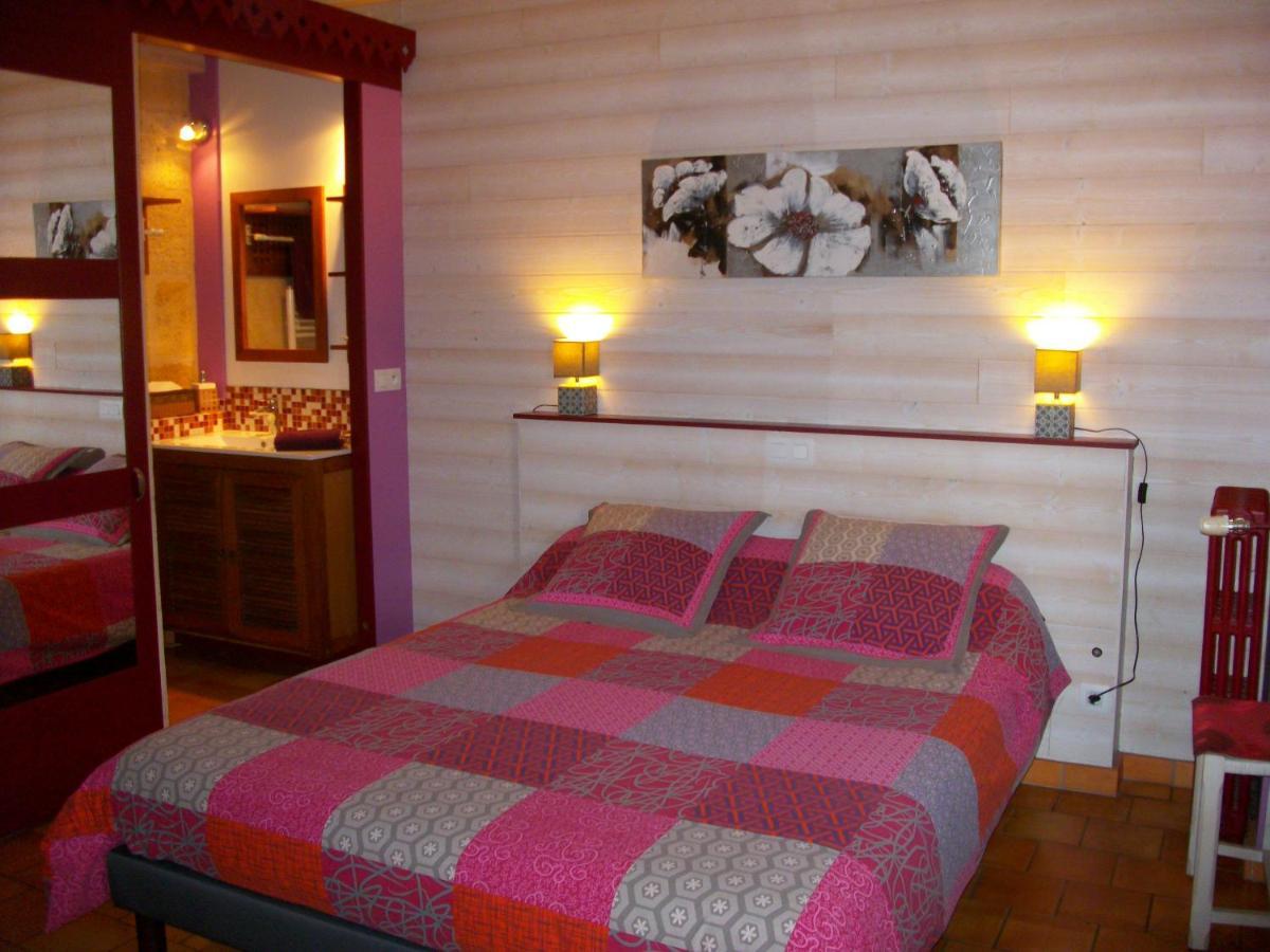 Domaine De Monein Bed and Breakfast Saint-André-de-Cubzac Exteriör bild