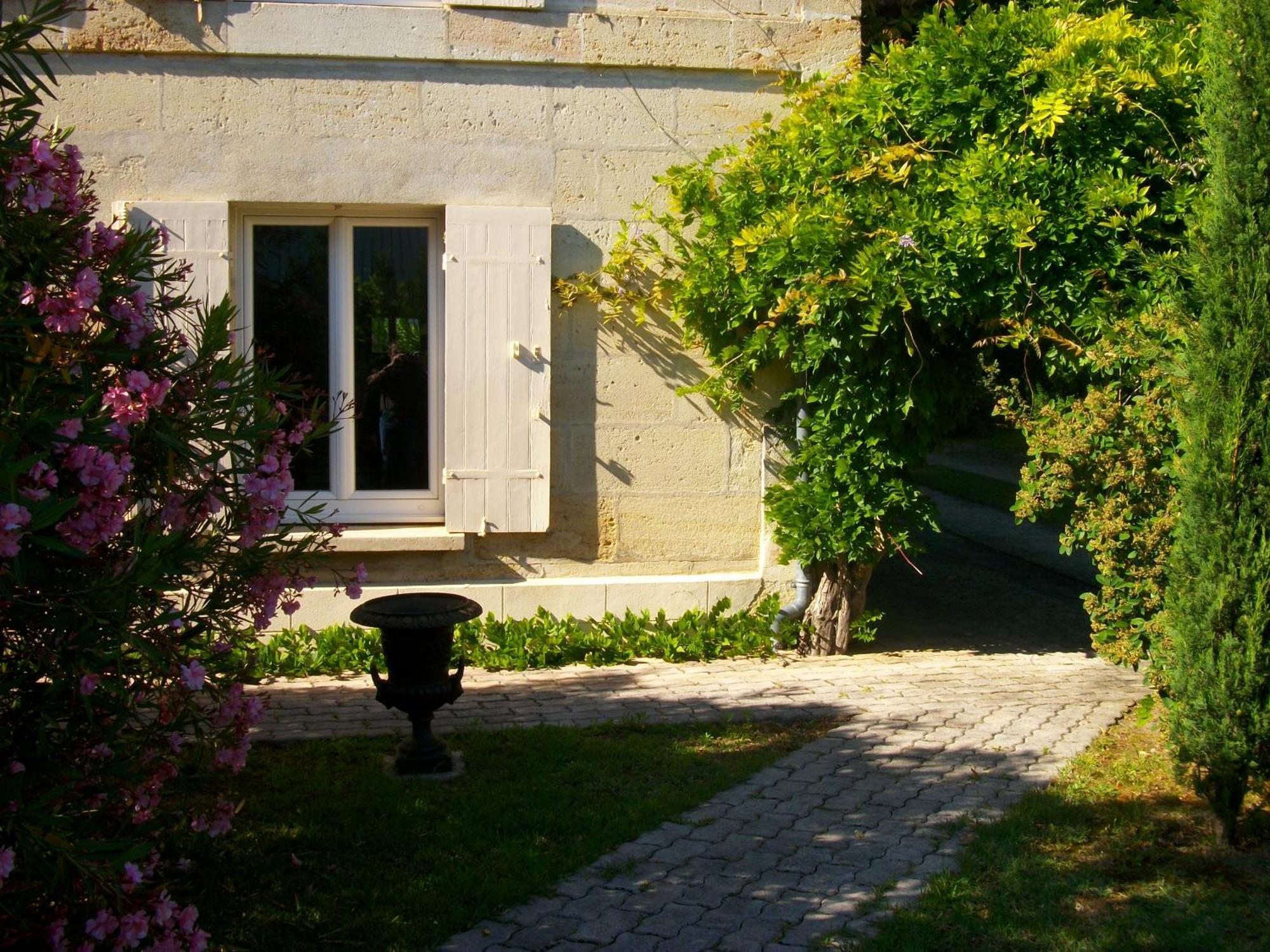 Domaine De Monein Bed and Breakfast Saint-André-de-Cubzac Exteriör bild