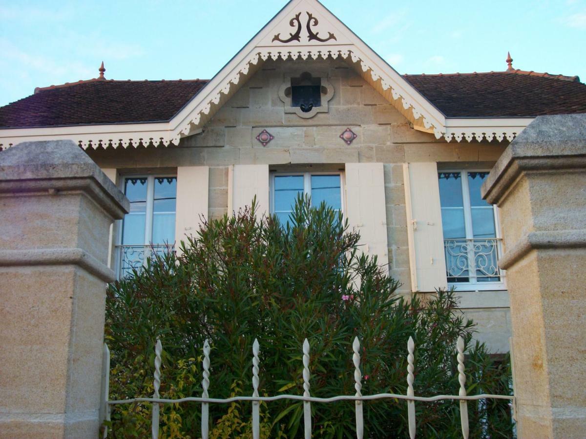 Domaine De Monein Bed and Breakfast Saint-André-de-Cubzac Exteriör bild